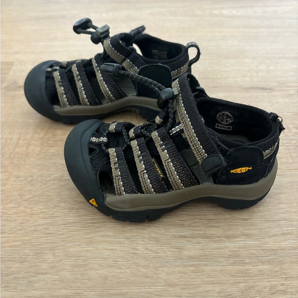Keen Kids' Black and Brown Sandals Sz 8